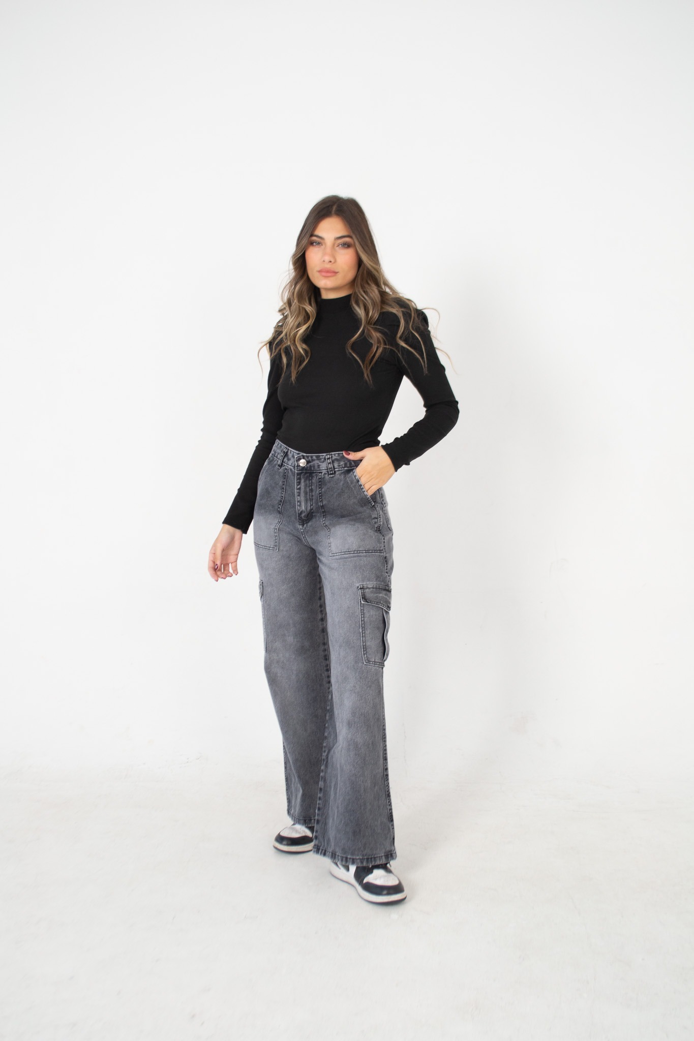 ART. 651 | WIDE LEG CARGO GRIS RIGIDO TALLES 36 AL 46 VERSUS