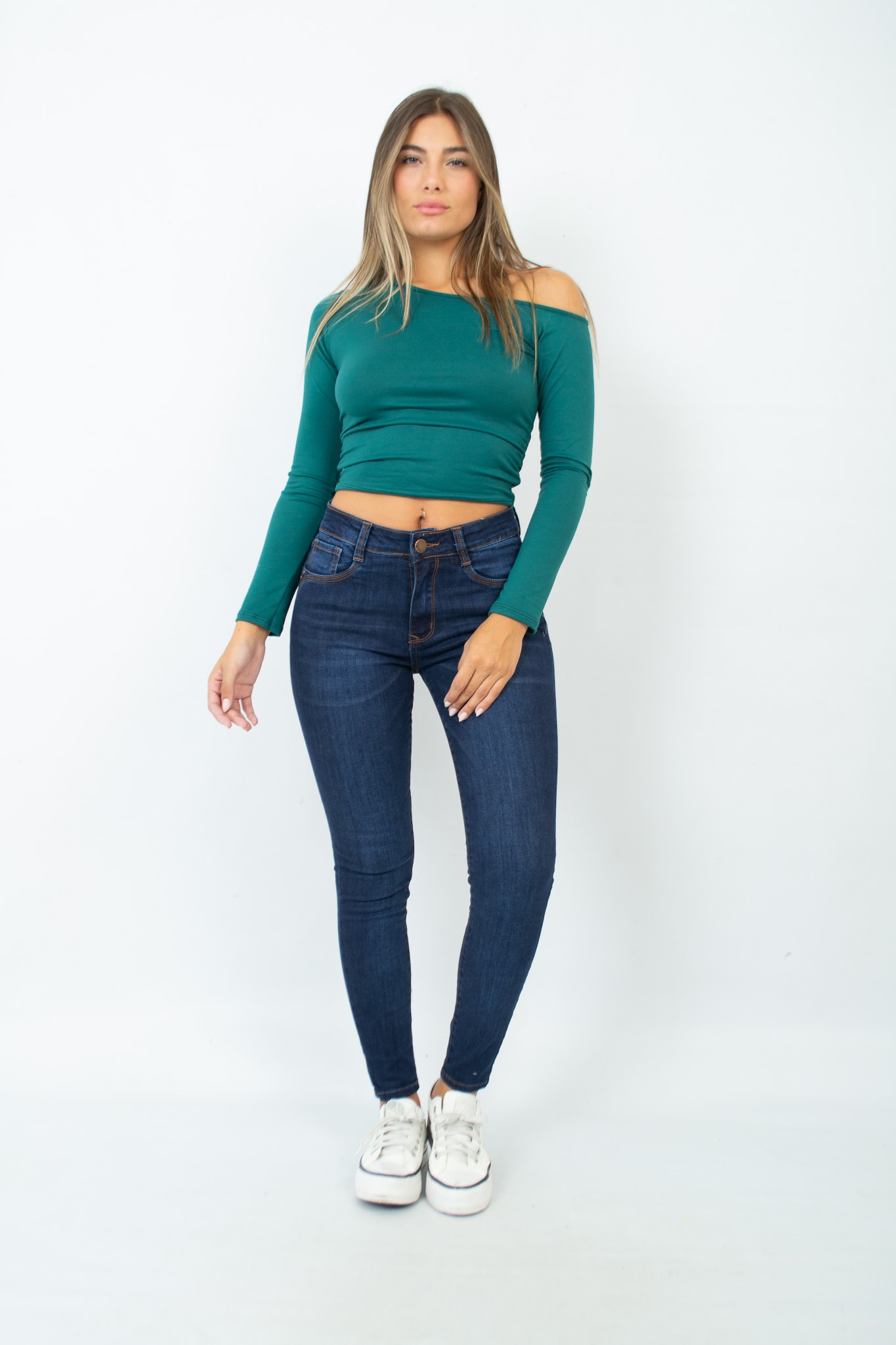 ART. 624 | JEAN CHUPIN AZUL CON DETALLE BOLSILLO TALLES 36 AL 46 VERSUS