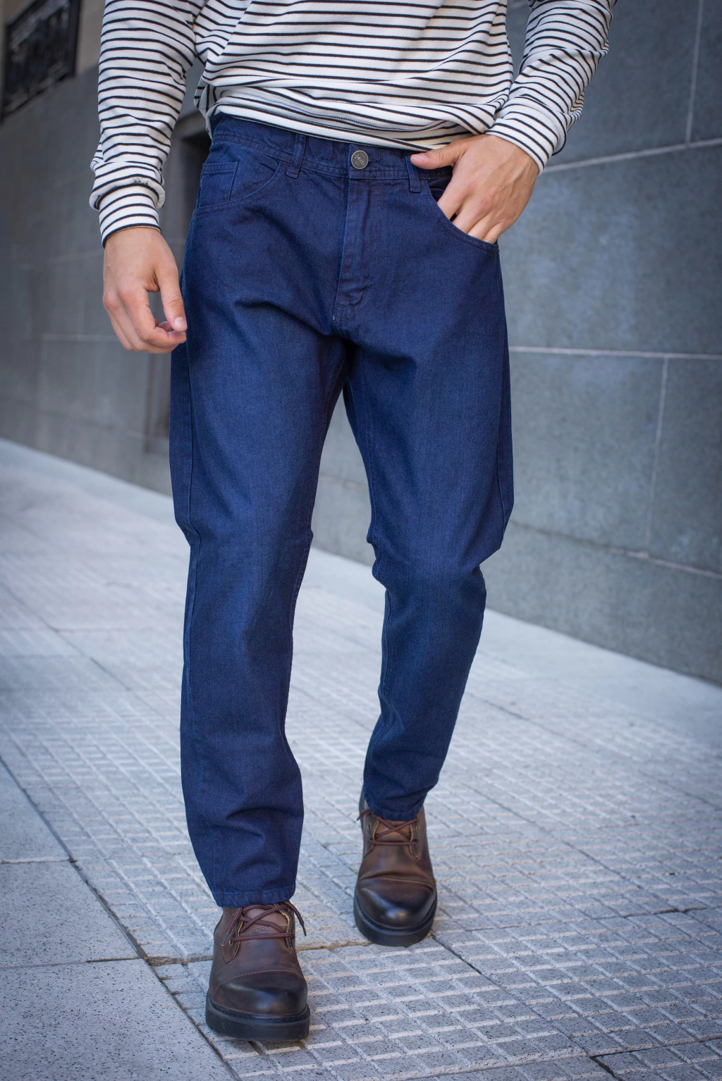 MOON JEAN MOM AZUL INTENSO RIGIDO TALLES 38 AL 48 CRUZO