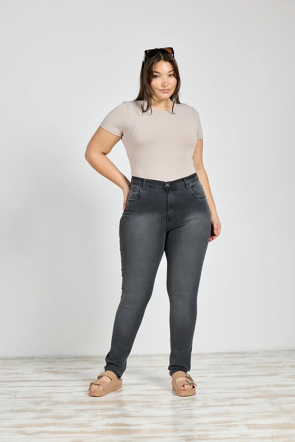 ART. 774 | CHUPIN GRIS LOCALIZADO CON CHAPITA PLUS SIZE TALLES 46 AL 54 CENITHO