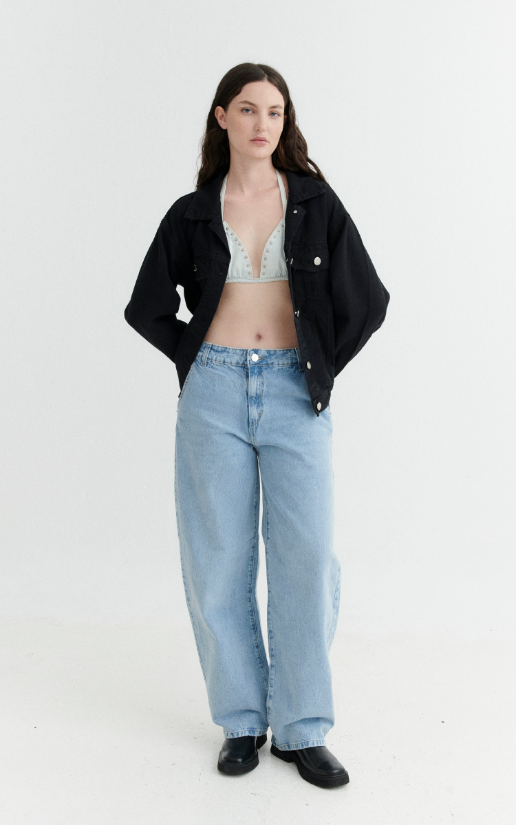 1852 JEAN BAGGY CELESTE RIGIDO CORTE GLOBO TIRO MEDIO TALLES 36 AL 44 INQUIETA