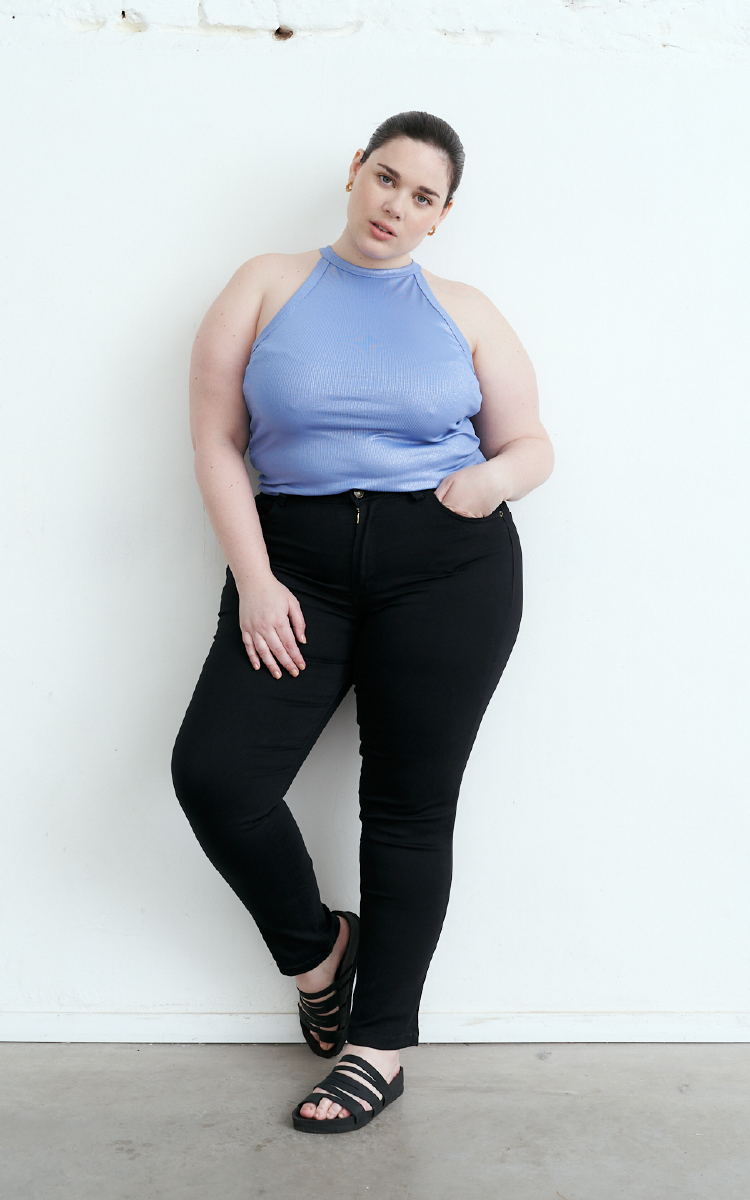 2295 Jean Negro Plus Size Chupín de Tiro Alto Talles 42 al 54 Inquieta