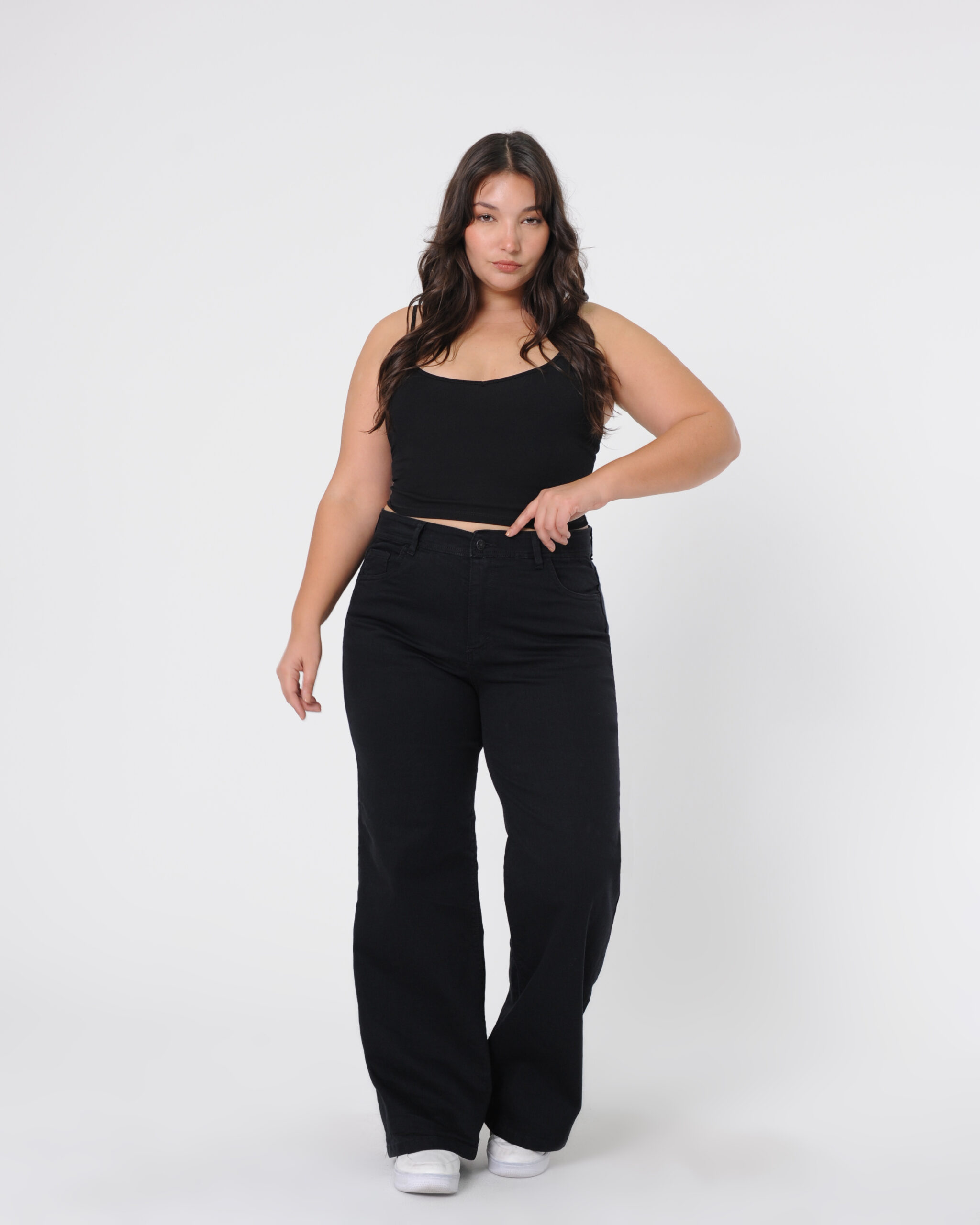 AMY STRAIGHT LEG NEGRO TIRO MEDIO TALLES 36-60 SONNE JEANS