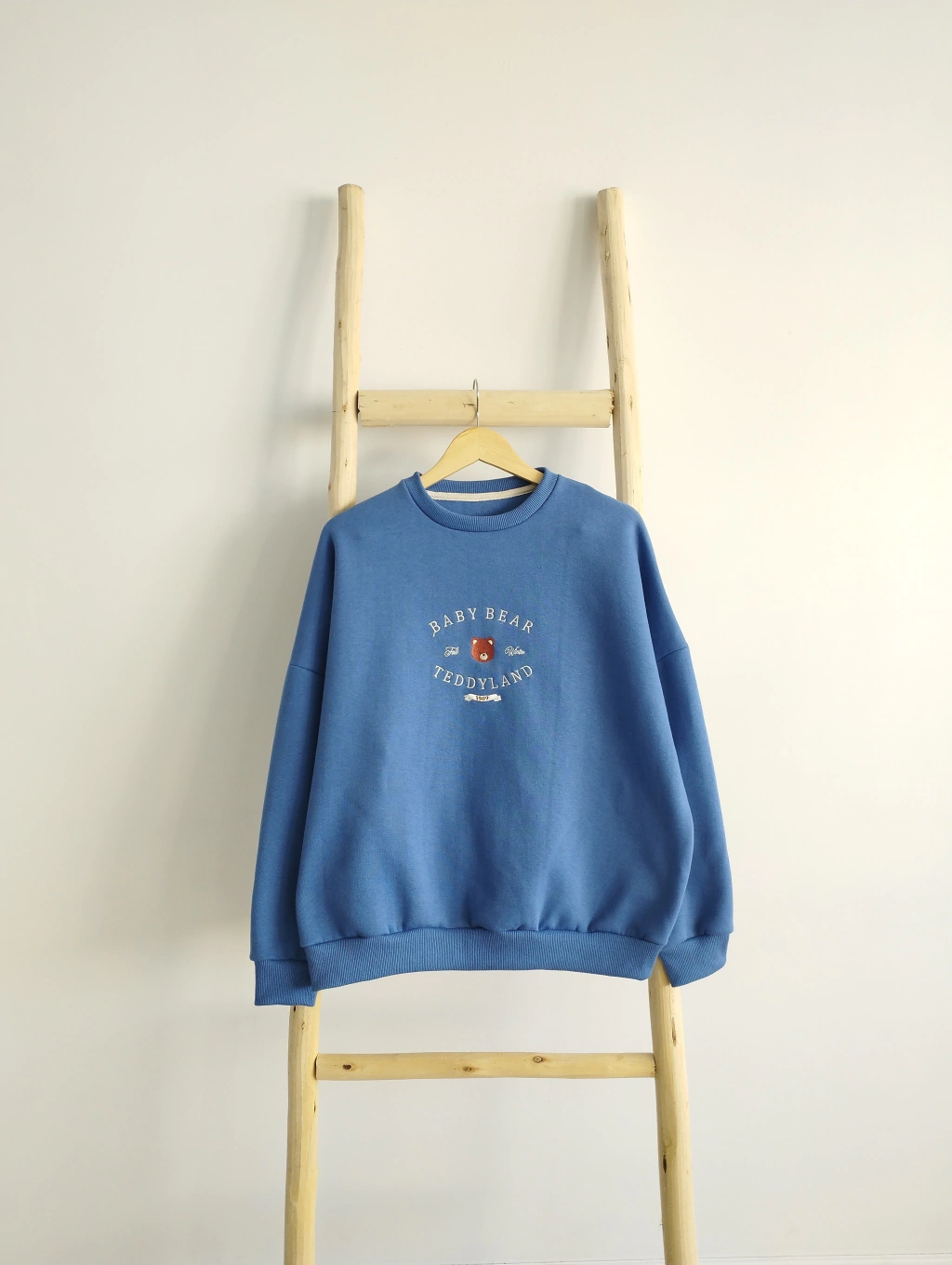 BEAR BUZO DE FRISA CON BORDADO OVERSIZE TALLE UNICO M-L