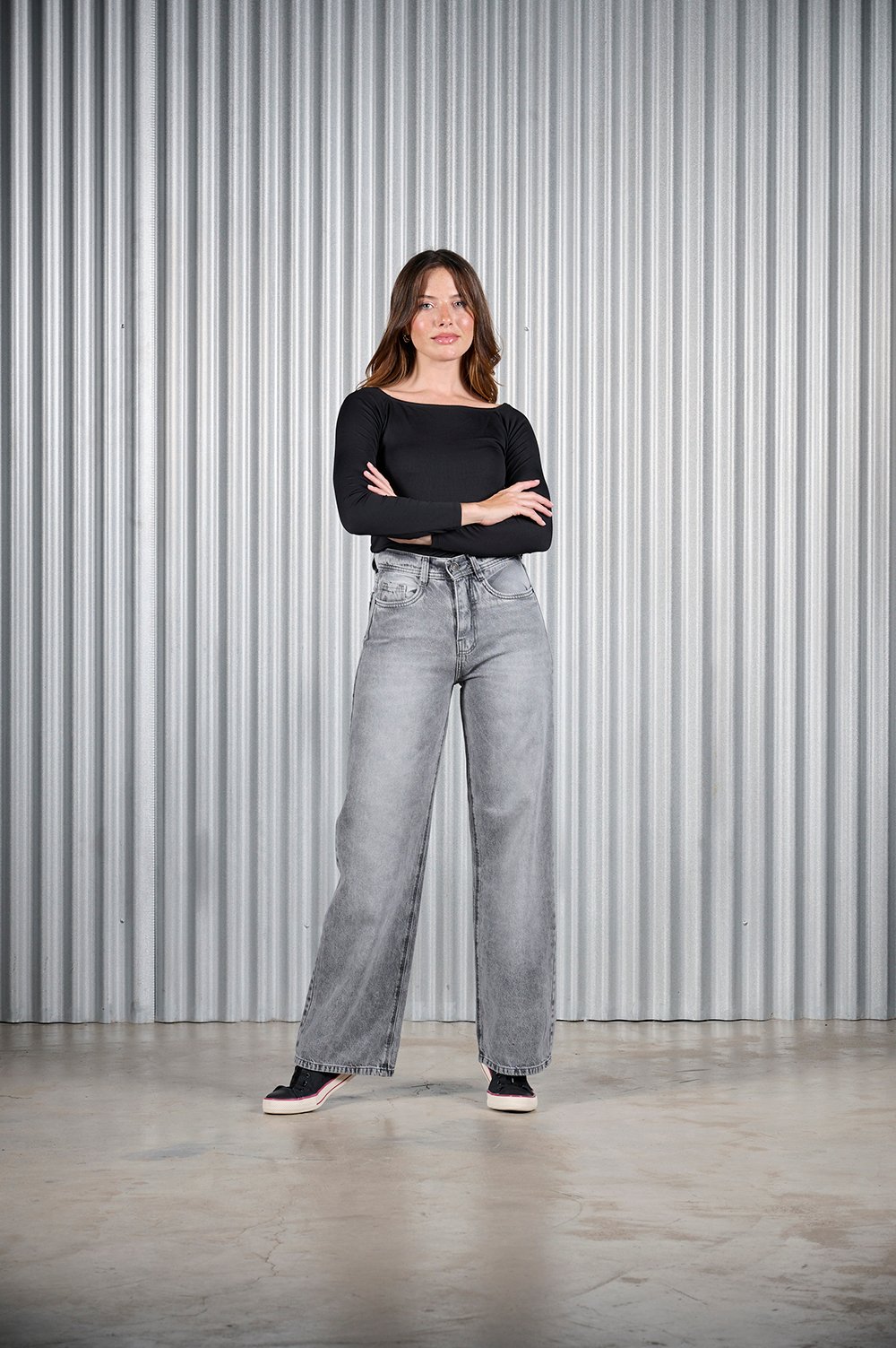 ART. 322 | JEAN WIDE LEG GRIS CLÁSICO BOLSILLO PULIDO RÍGIDO TALLES 36 AL 46 CENITHO