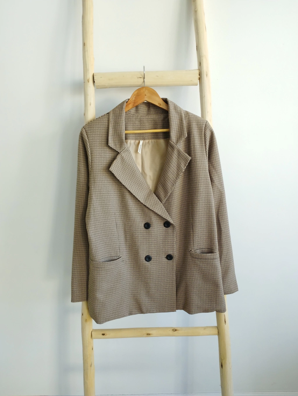 BLAZER CUADRLLE FRANCIA  TALLES M-L EN GRIS Y BEIGE BOLSILLOS LATERALES