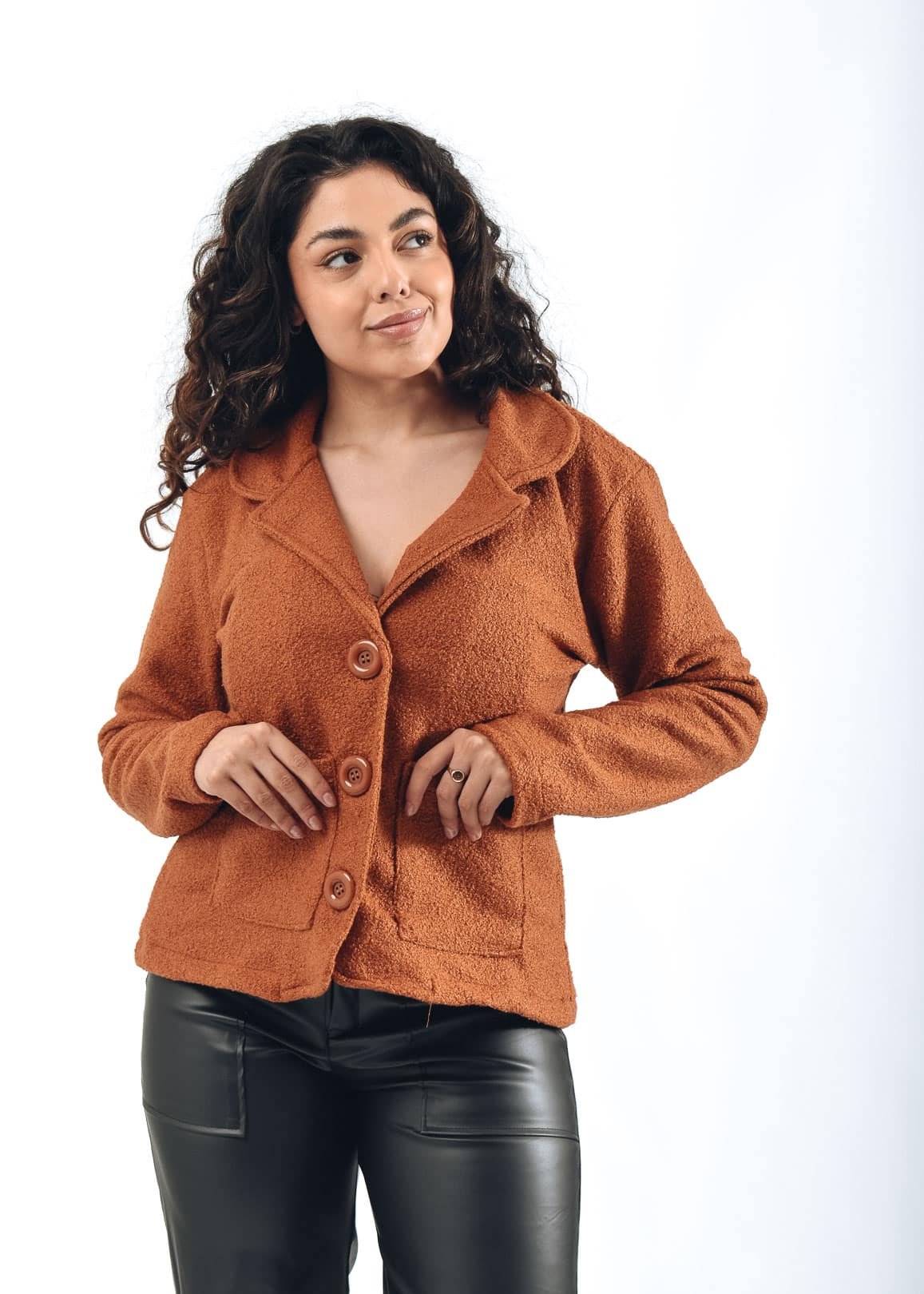 11505 BLAZZER DE PAÑO BUCLÉ CAMEL CIERRE CON BOTONES TALLES L AL XXXL