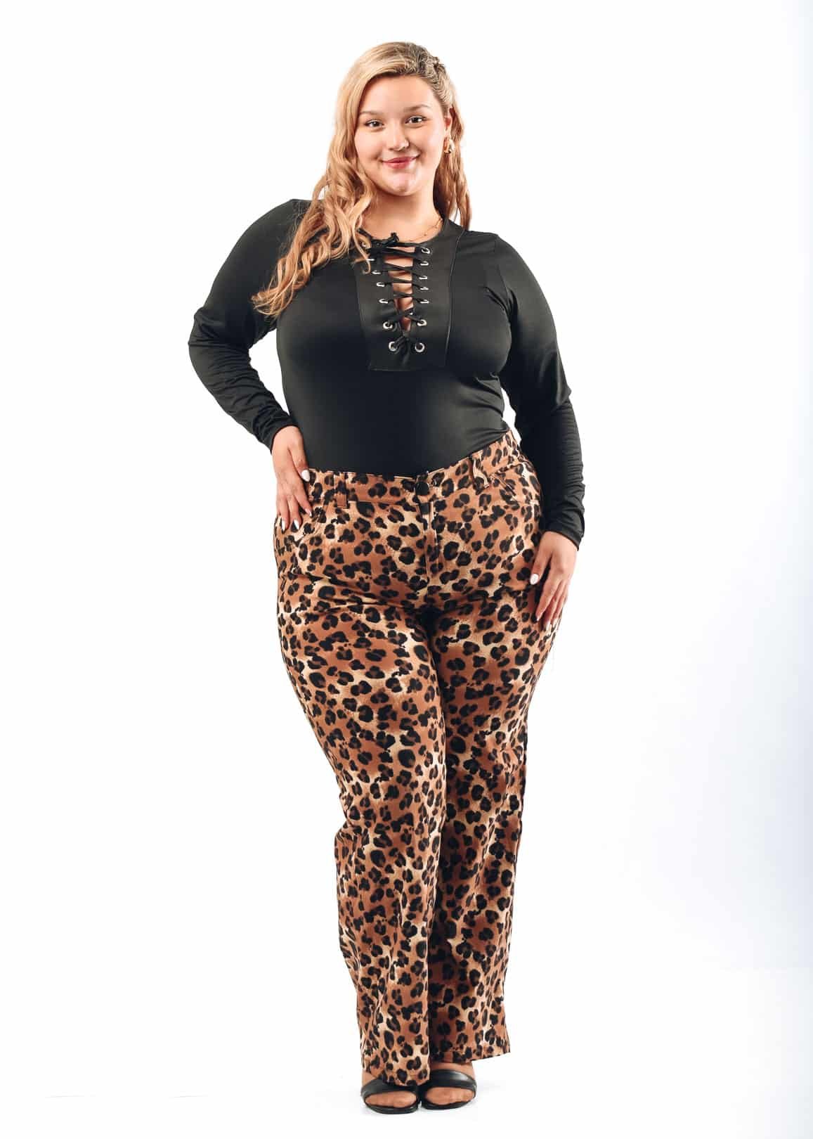 2531 BODY CON OJALILLOS NEGRO MANGA LARGA TALLES L AL XXXL
