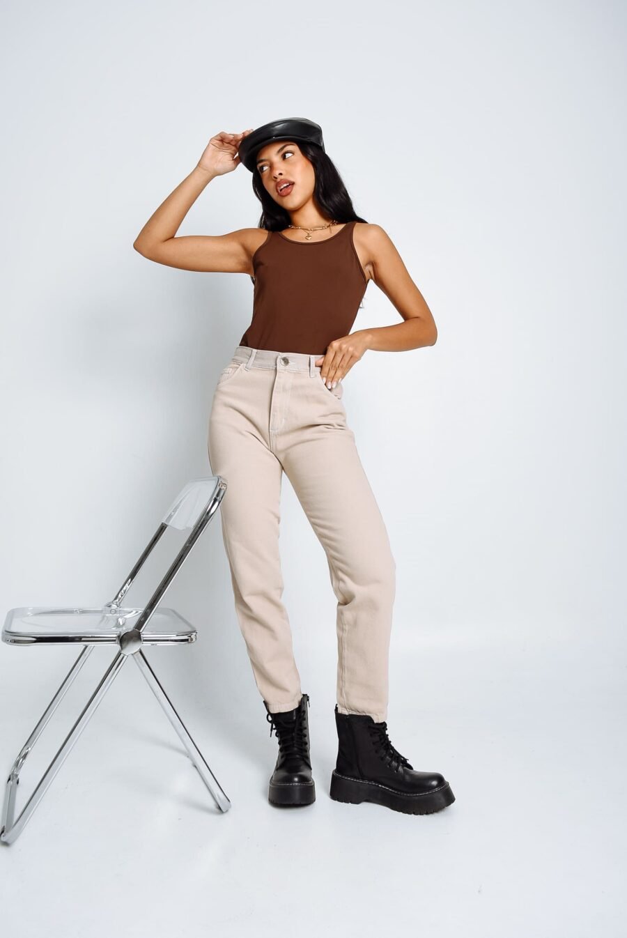 PANTALON MOM BEIGE TIRO ALTO RIGIDO TALLES 34-46 H REINA
