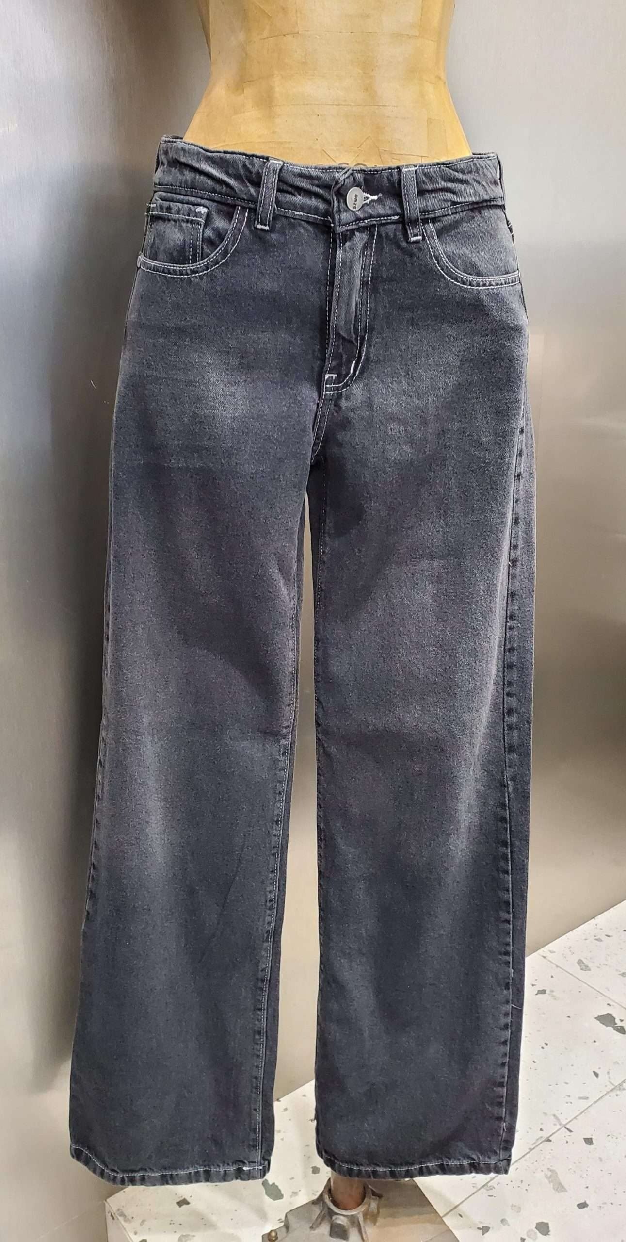 DUSET LIGHT BLACK JEAN RECTO NEGRO HUMO TIRO BAJO RIGIDO TALLES 36 AL 44 DAZE