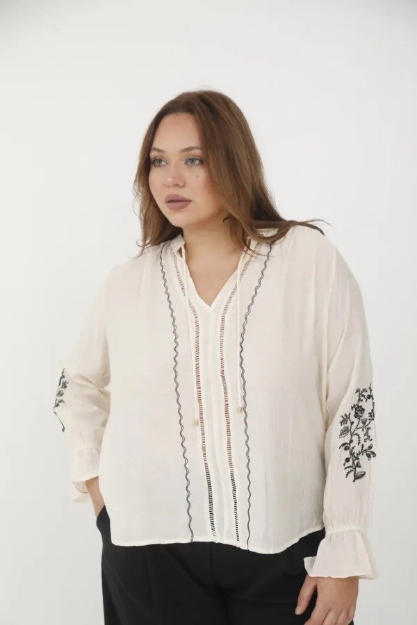 40513 | Blusa Con Mangas Bordadas Varios Colores Talles XL Al XXXL