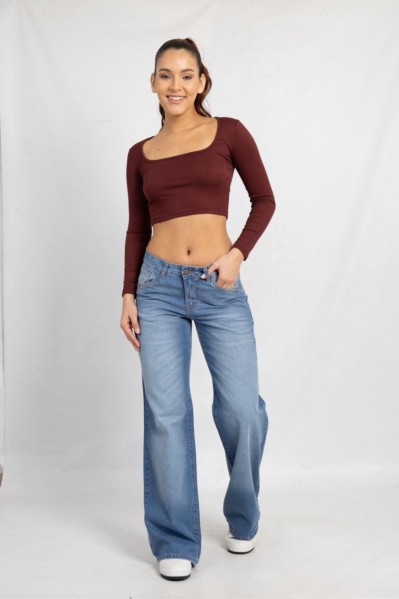 789 | WIDE LEG CELESTE LOCALIZADO TIRO MEDIO RIGIDO T 36-46 VERSUS