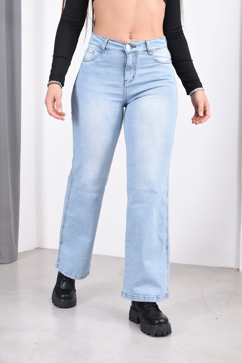 CLARIS | WIDE LEG CELESTE LOCALIZADO ELASTIZADO TIRO ALTO  38 A 54 RUMAJU JEANS