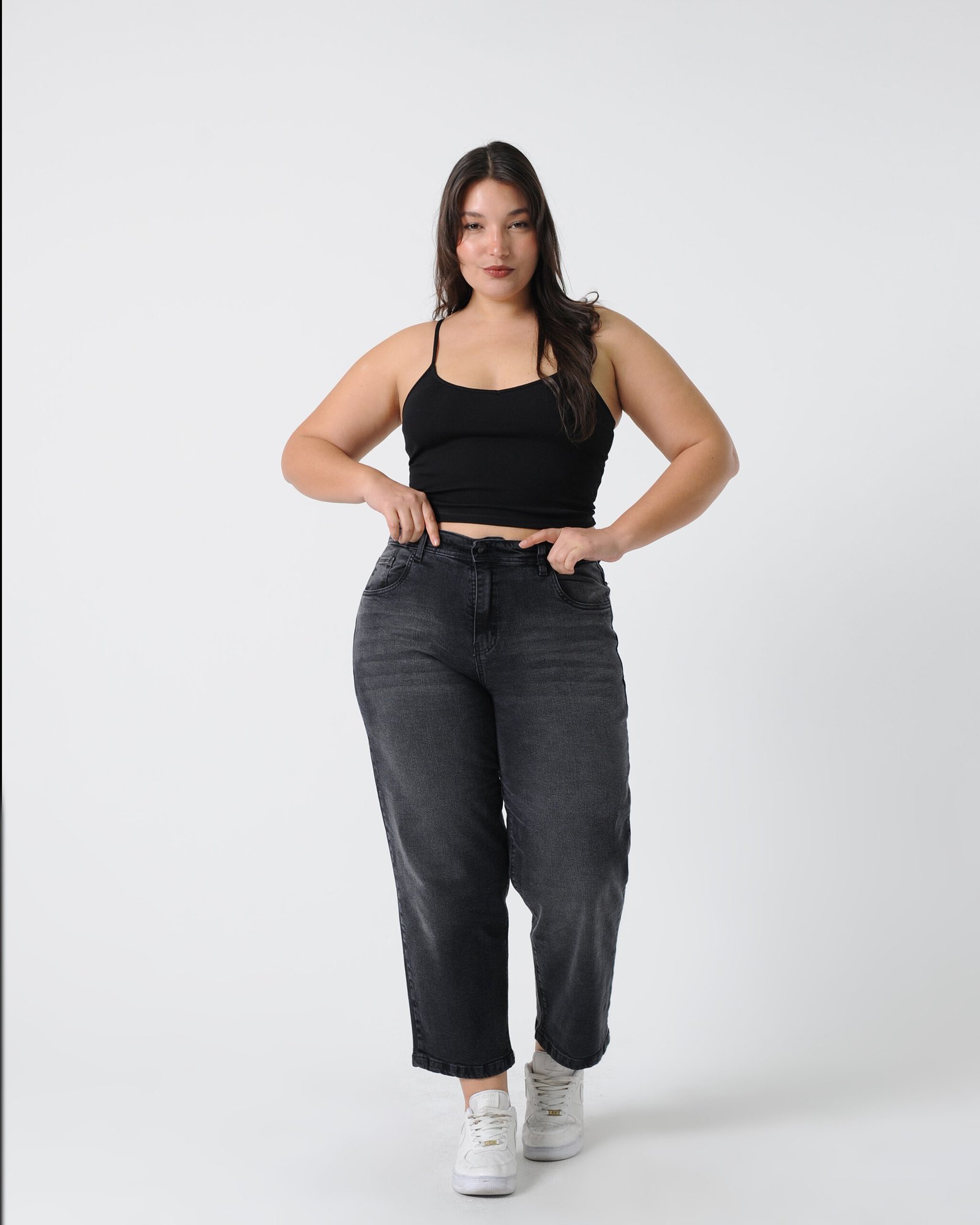 LANA Jean Mom Negro Semi Elastizado Tiro Alto Talles 36 Al 60 SONNE