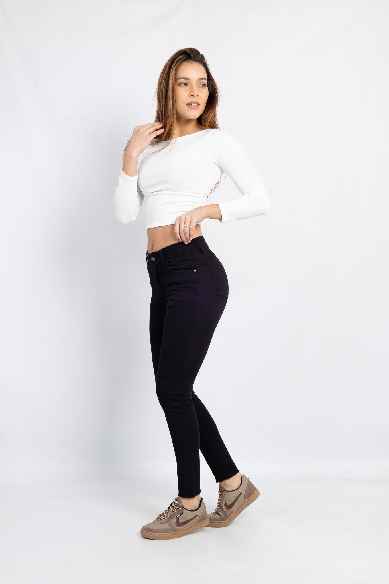 Art. 806 | Skiny Negro Elastizado Tiro Intermedio Talles 36 al 46 Andar