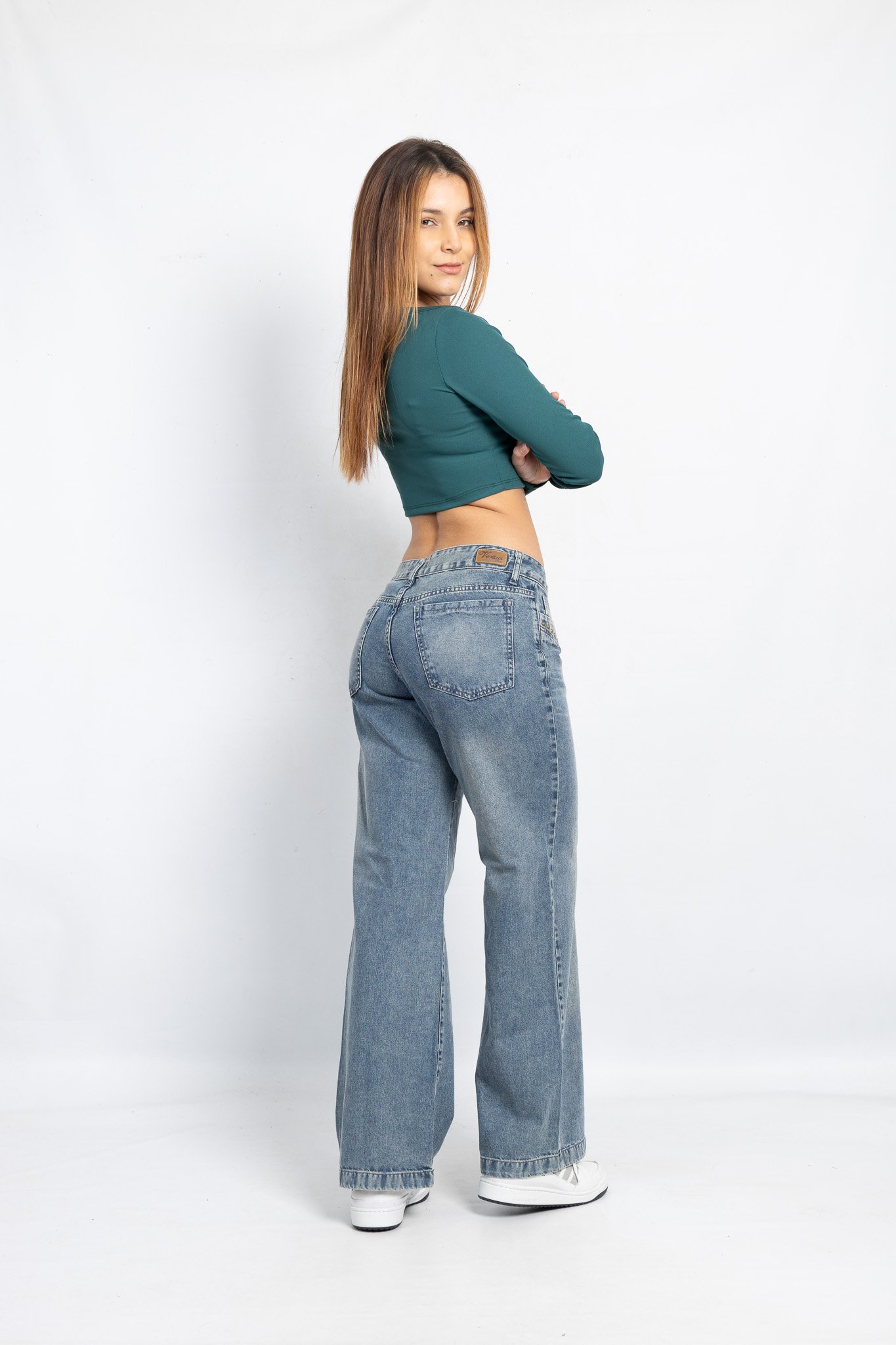 Art. 790 | Wide Leg Oxido Tachas Tiro Bajo Talles 36 al 42 Versus