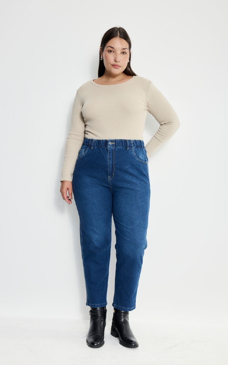 JEAN PLUS SIZE MOM ELASTIZADO TIRO ALTO OSCURO 2307 INQUIETA