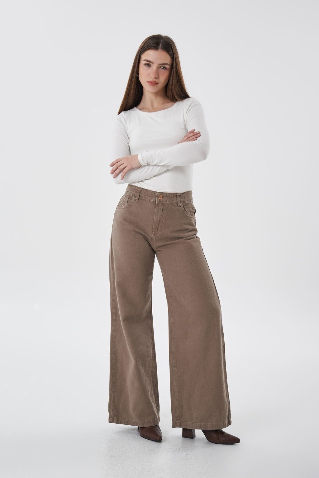ILLINOIS WIDE LEG RIGIDO BEIGE TIRO ALTO TALLES 36 AL 46 STRIVEN