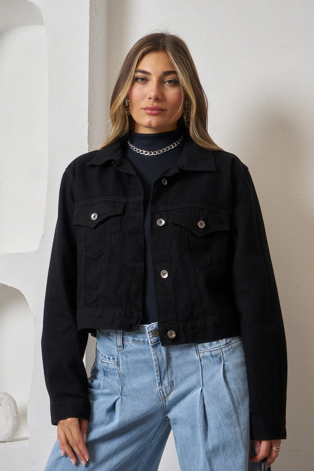 ART.159 | CAMPERA CROP NEGRO CLASICO RIGIDO TALLES DEL S AL XL GORSI