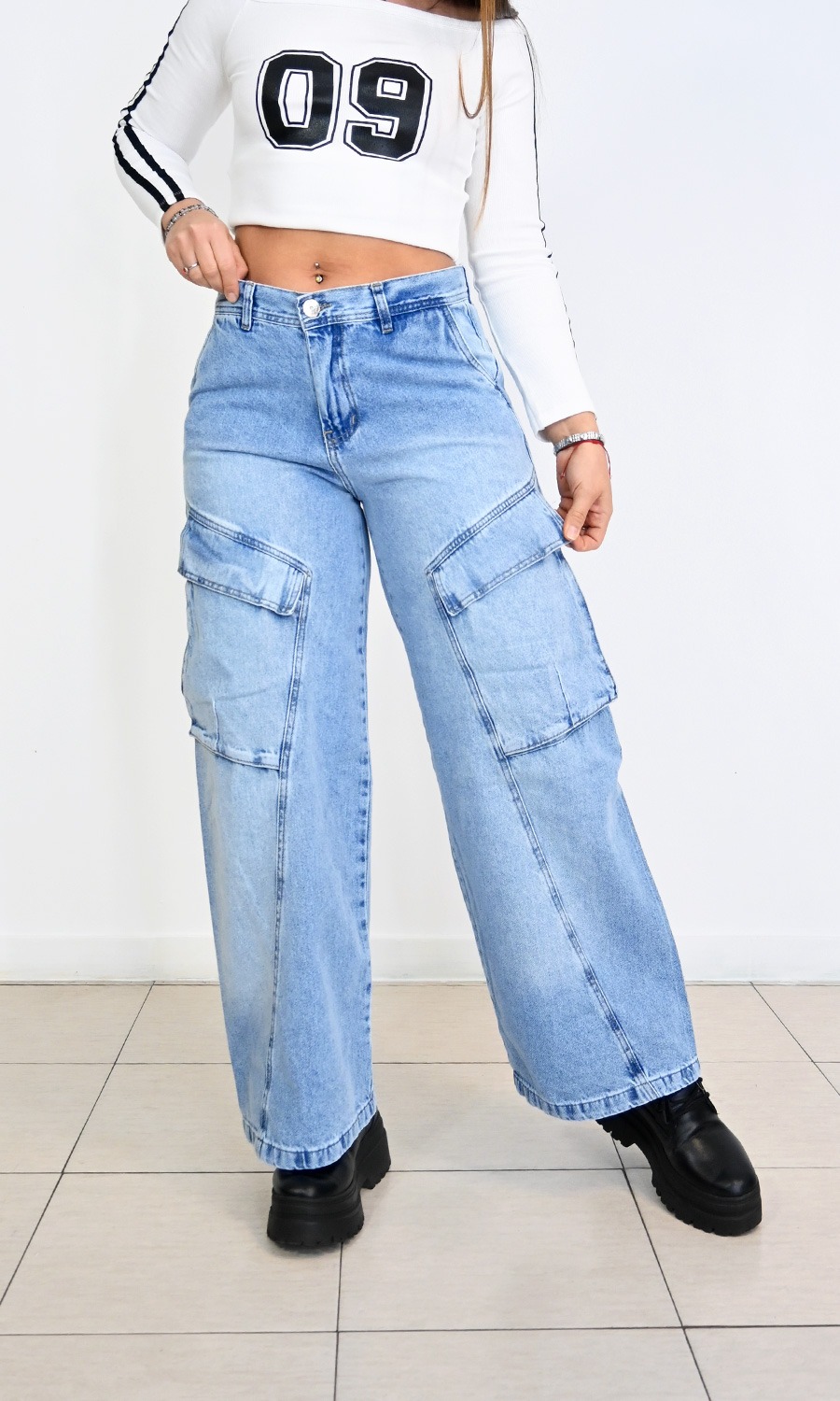 MARGOT JEAN WIDE LEG CELESTE C/ BOLSILLO CARGO TIRO MEDIO RÍGIDO TOPAZZIO 36-46