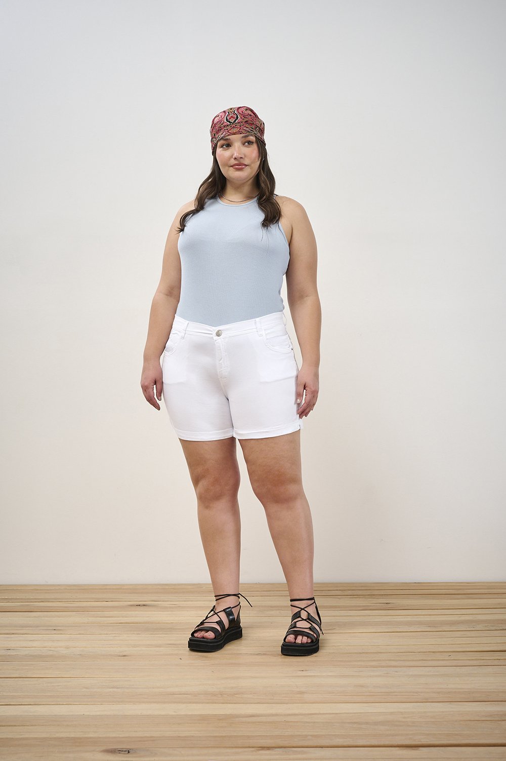 ART. M-543 | SHORT BLANCO CLASICO ELASTIZADO CON ABERTURA LATERAL TALLES DEL 48 AL 54 CENITHO