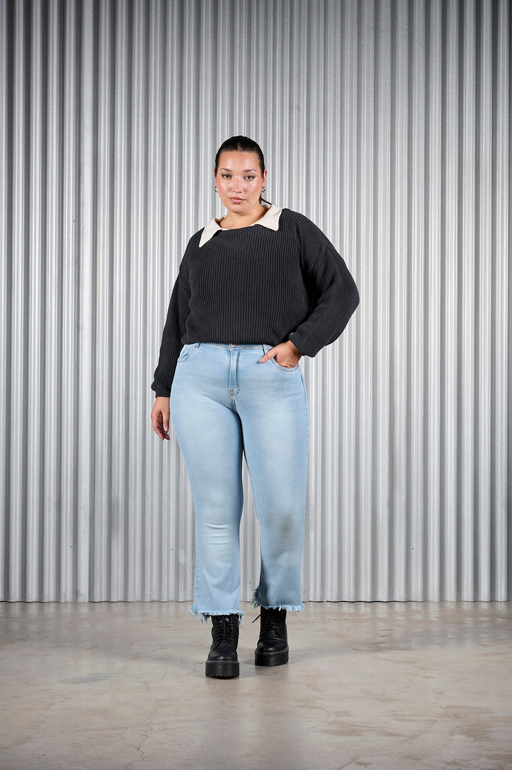 ART. 822 | CROP SEMI OXFORD CELESTE CLÁSICO DESFLECADO ELASTIZADO TALLES 46 AL 54 CENITHO