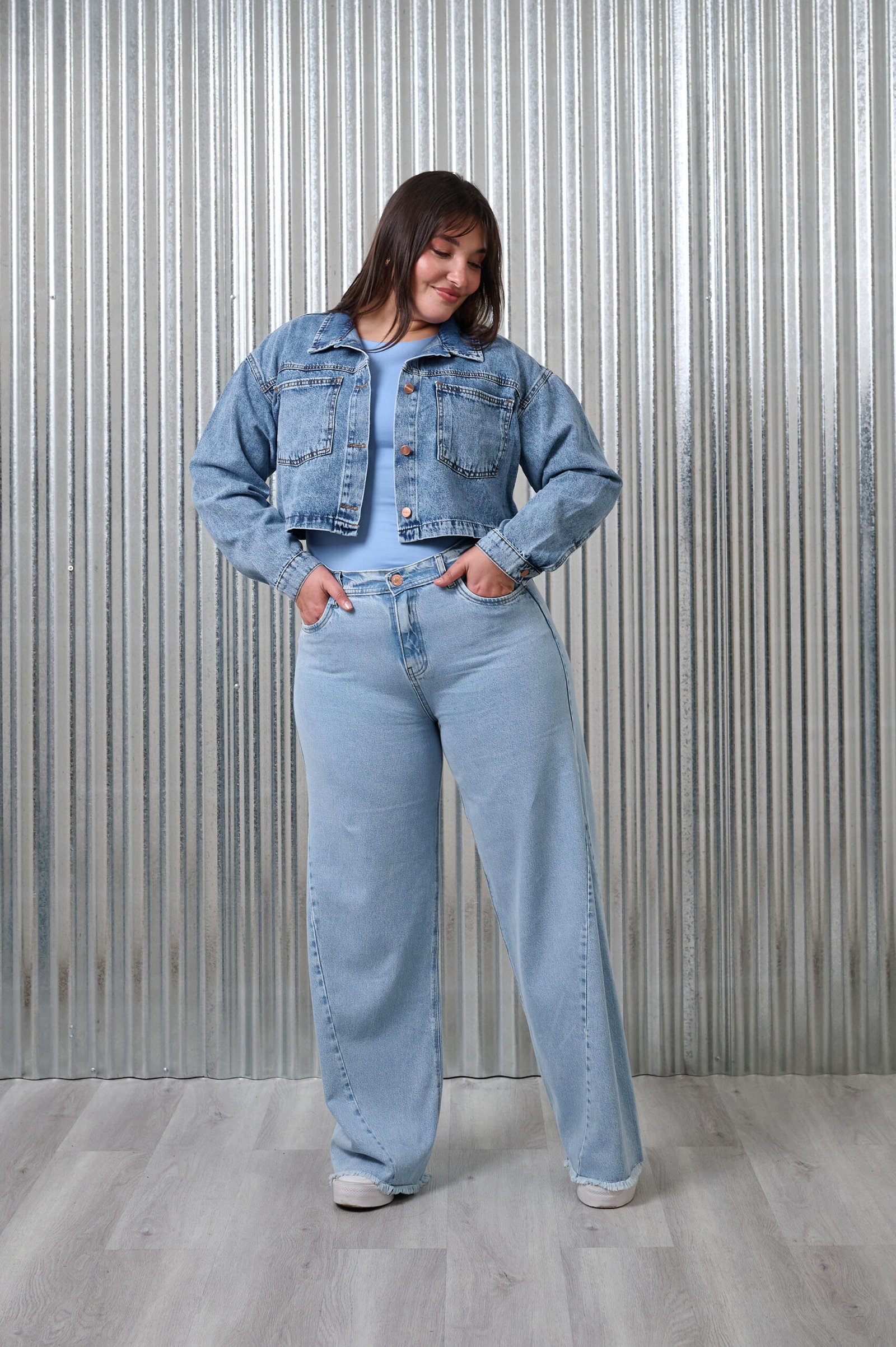 878 | WIDE LEG CELESTE CON RECORTE DEFLECADO RÍGIDO TIRO MEDIO TALLES 46 AL 54 CENITHO