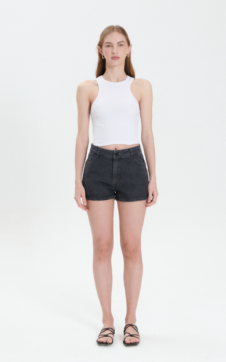 0388 | SHORT CLASICO NEGRO RIGIDO TIRO MEDIO TALLES DEL 36 AL 40 INQUIETA