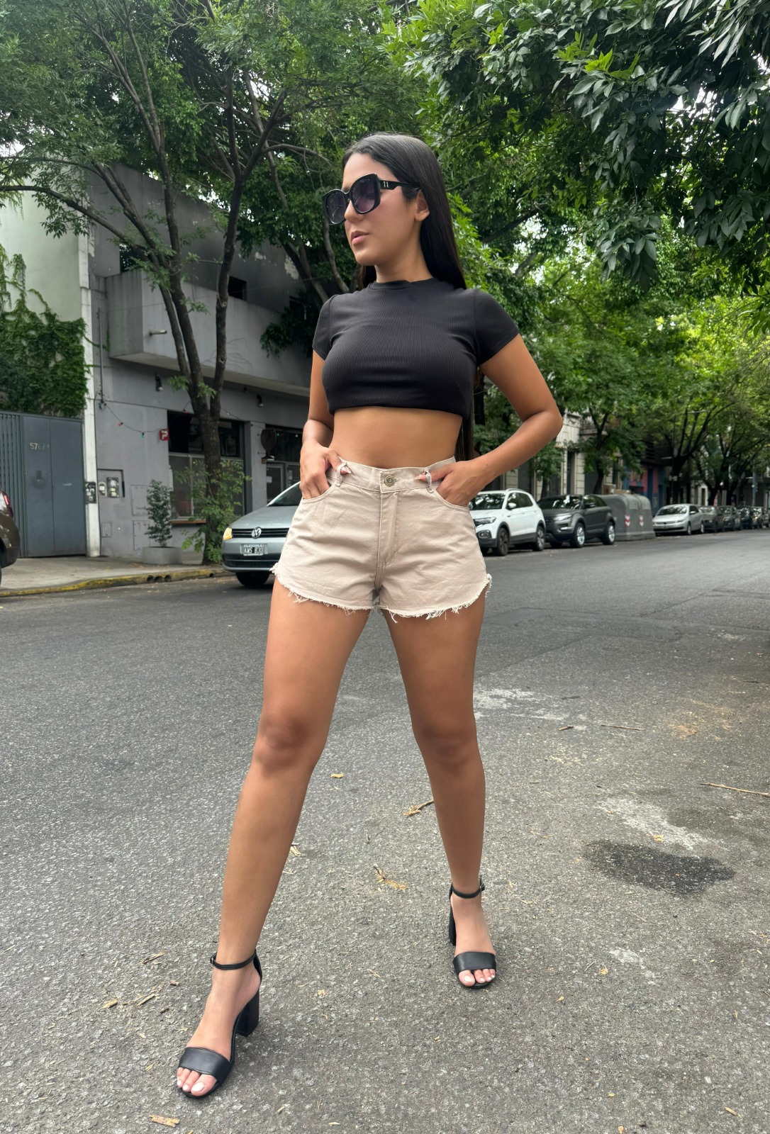 MAR | SHORT BEIGE CLASICO DESFLECADO RIGIDO TIRO MEDIO TALLES DEL 36 AL 54 ANA CLARA