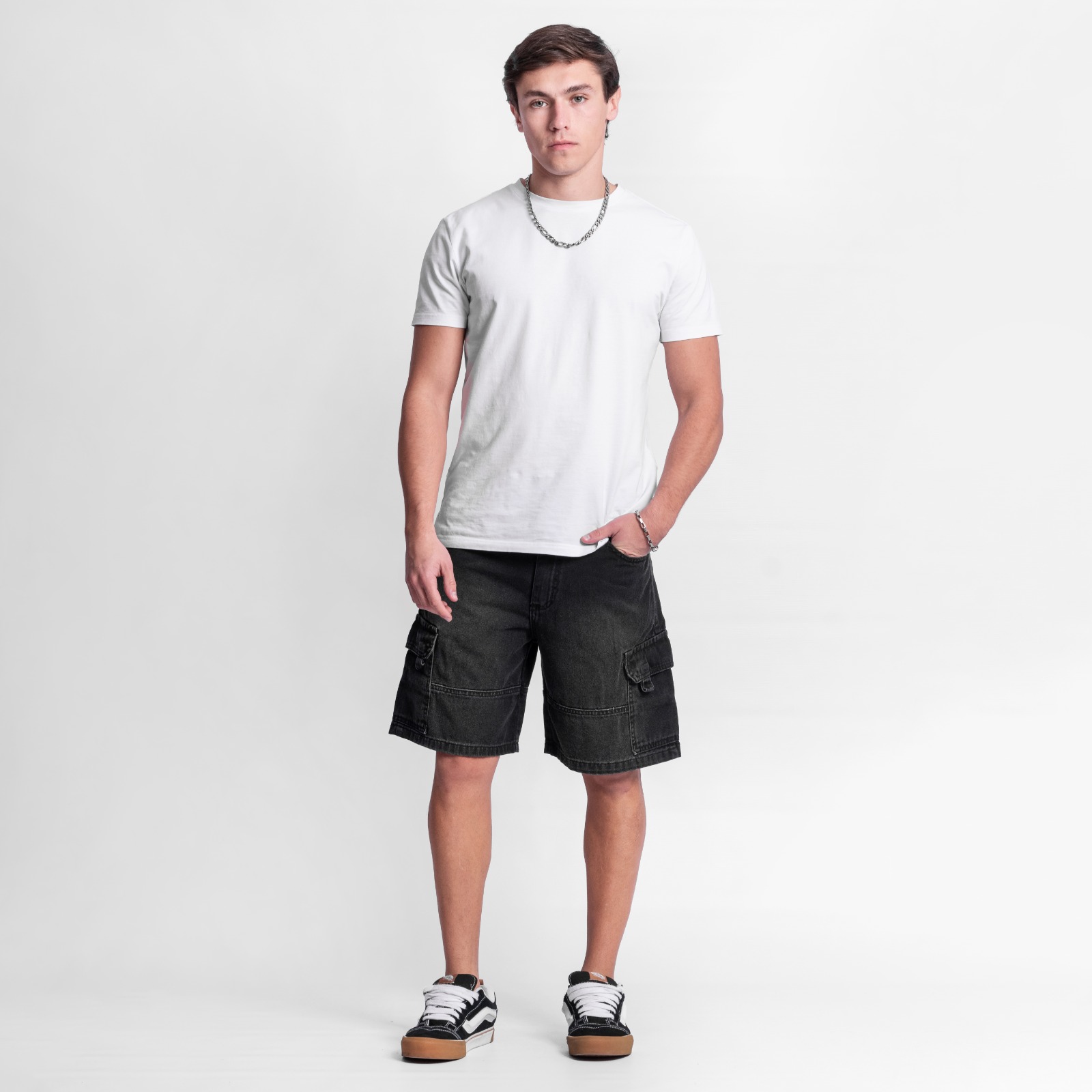 JACK BERMUDA MOM CARGO NEGRO MATIZADO RÍGIDO VOLSANO 38 A 48