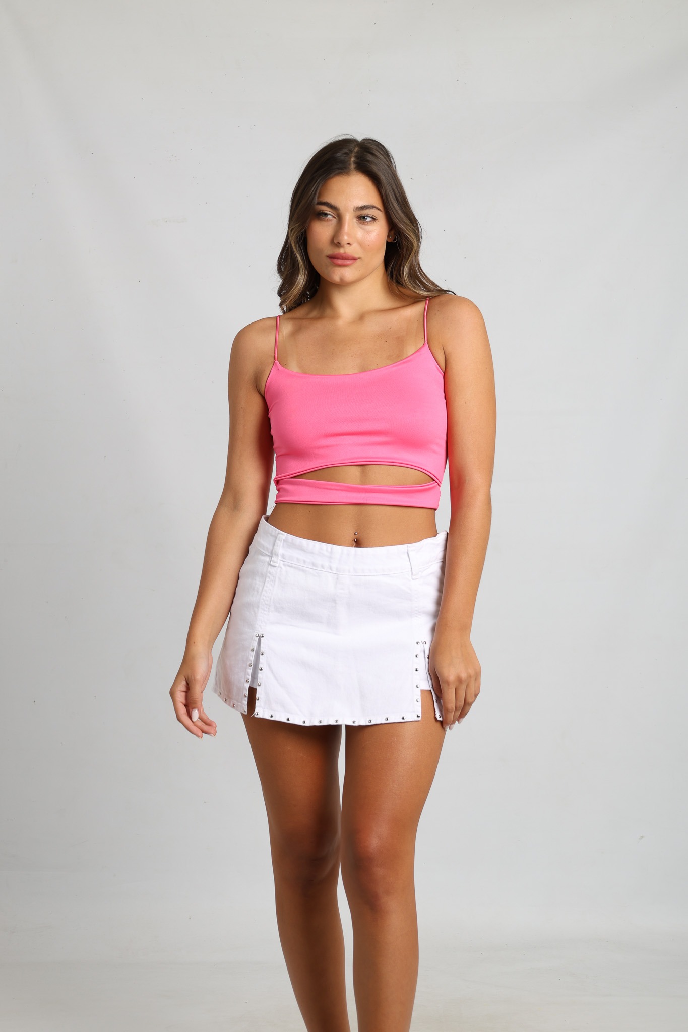 M-49 | MINI SHORT DOÑA LUPE WHITE CON TACHAS RIGIDO TIRO MEDIO TALLES DEL 36 AL 44 ANDAR