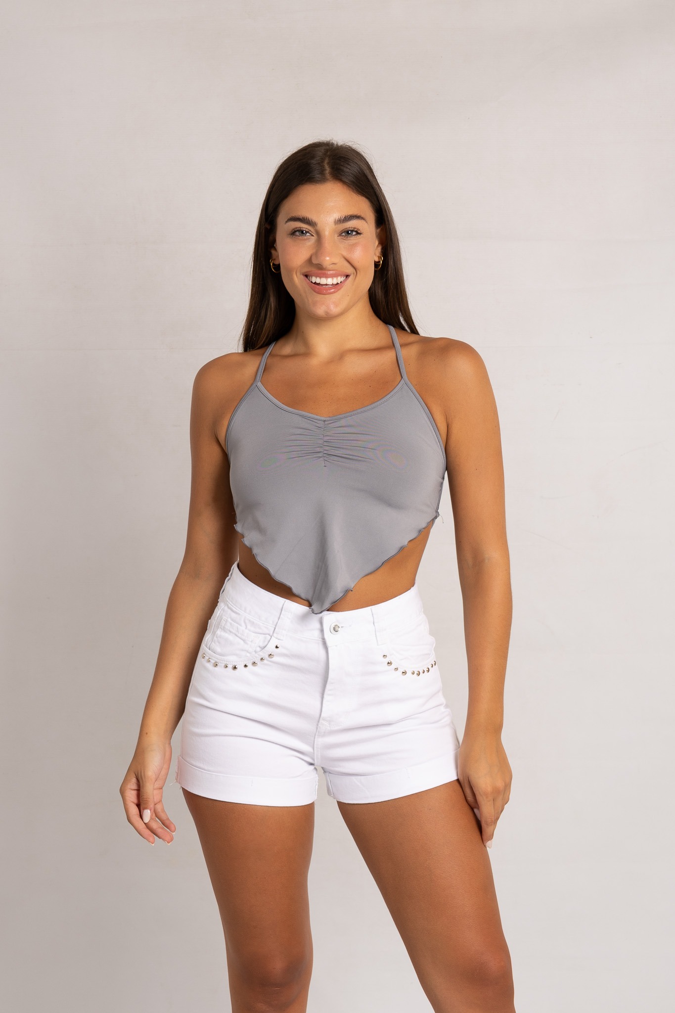 SH-108 | SHORT BLANCO CLASICO CON TACHAS EN LOS BOLSILLOS  RIGIDO TIRO ALTO TALLES DEL 36 AL 46 ANDAR