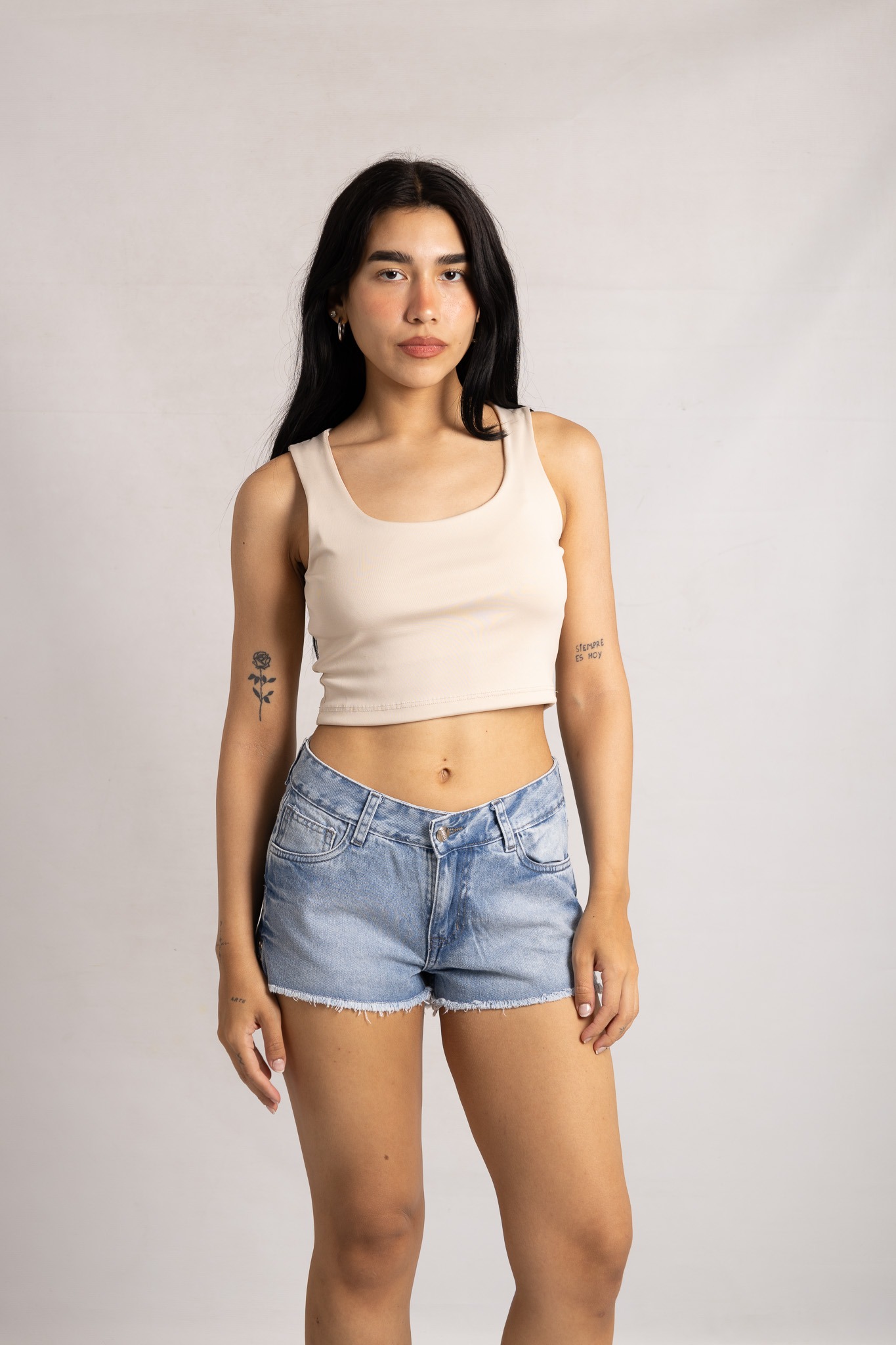 SH-132 | SHORT AZUL NEVADO C/ABERTURA DESFLECADO TALLES DEL 36 AL 44 VERSUS