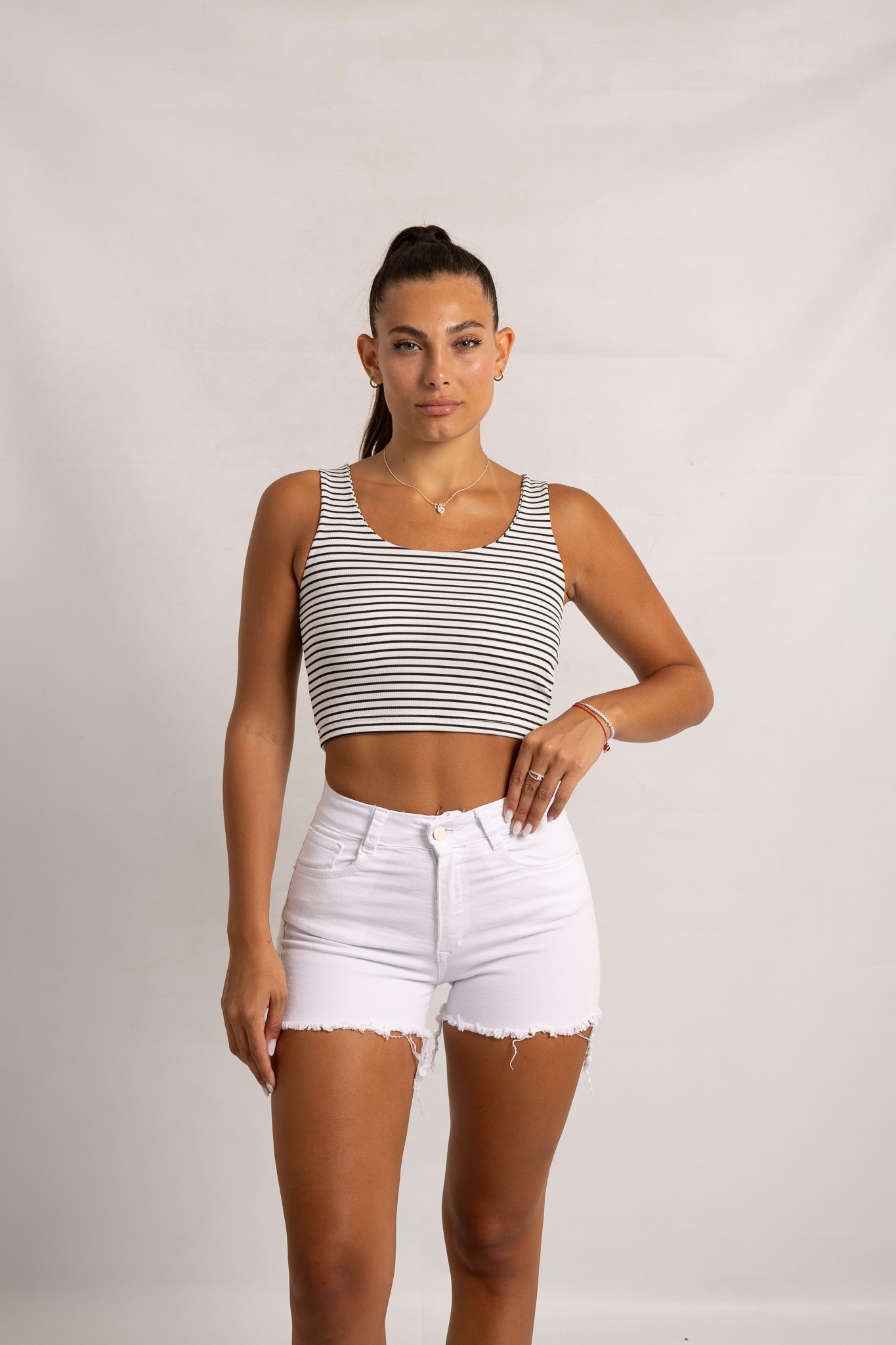 SH-16 | SHORT BLANCO CLASICO ELASTIZADO TALLES DEL 36 AL 46 VERSUS