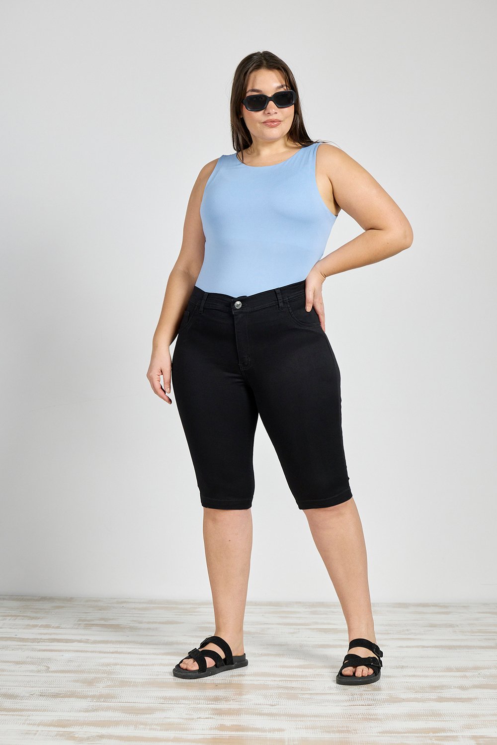 ART. M-509 | BERMUDA NEGRA CLASICA ELASTIZADA TALLES DEL 46 AL 54 CENITHO