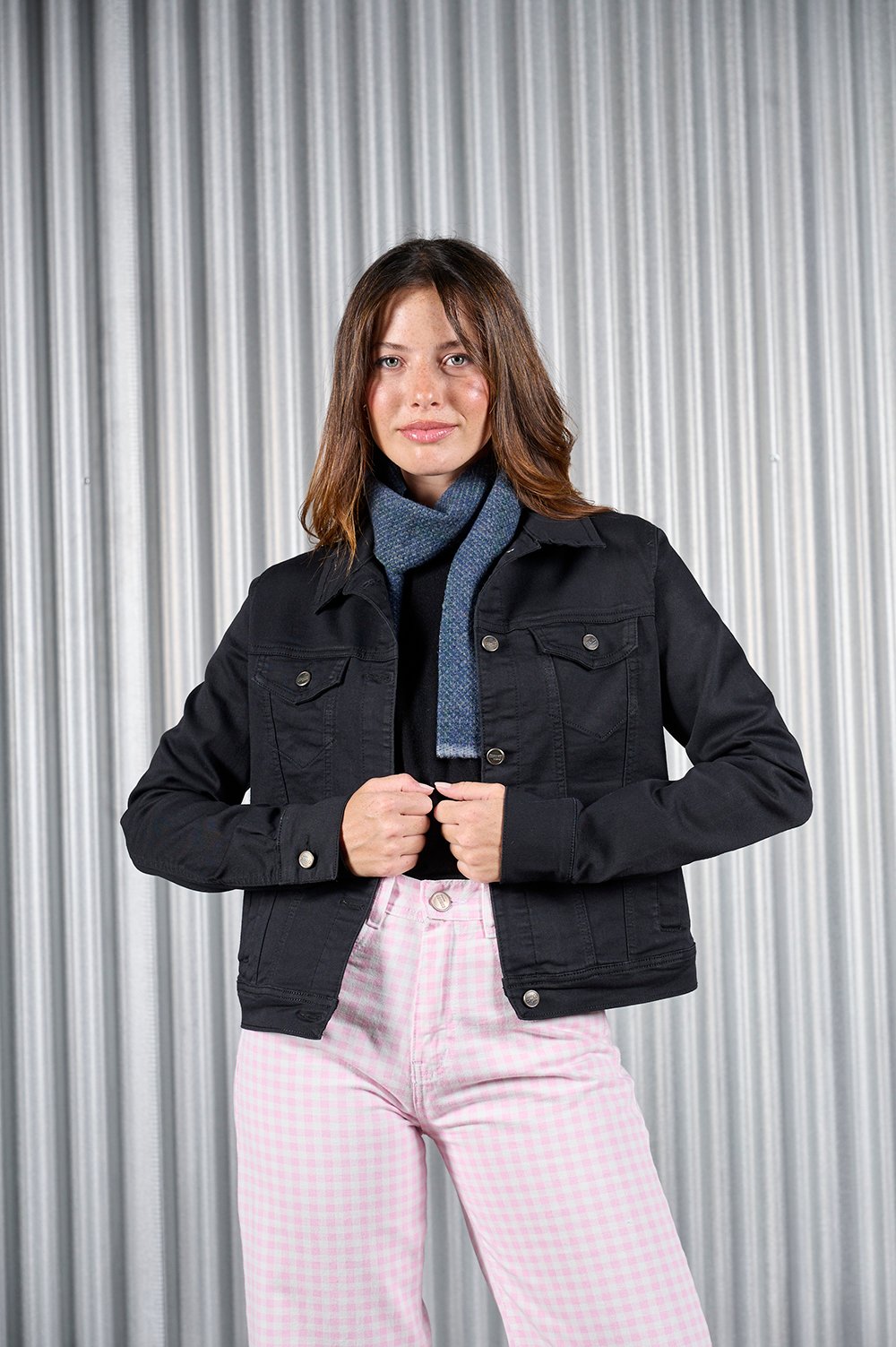 ART. 066 | CAMPERA CLÁSICA NEGRA ELASTIZADA TALLES 36 AL 44 CENITHO