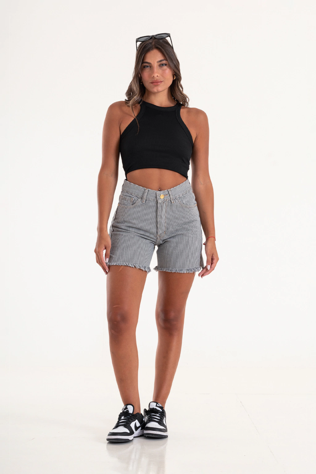 ART.3598 | SHORT RAYADO GRIS RIGIDO CON ABERTURA DESFLECADO TIRO ALTO TALLES 48 AL 42 GORSI