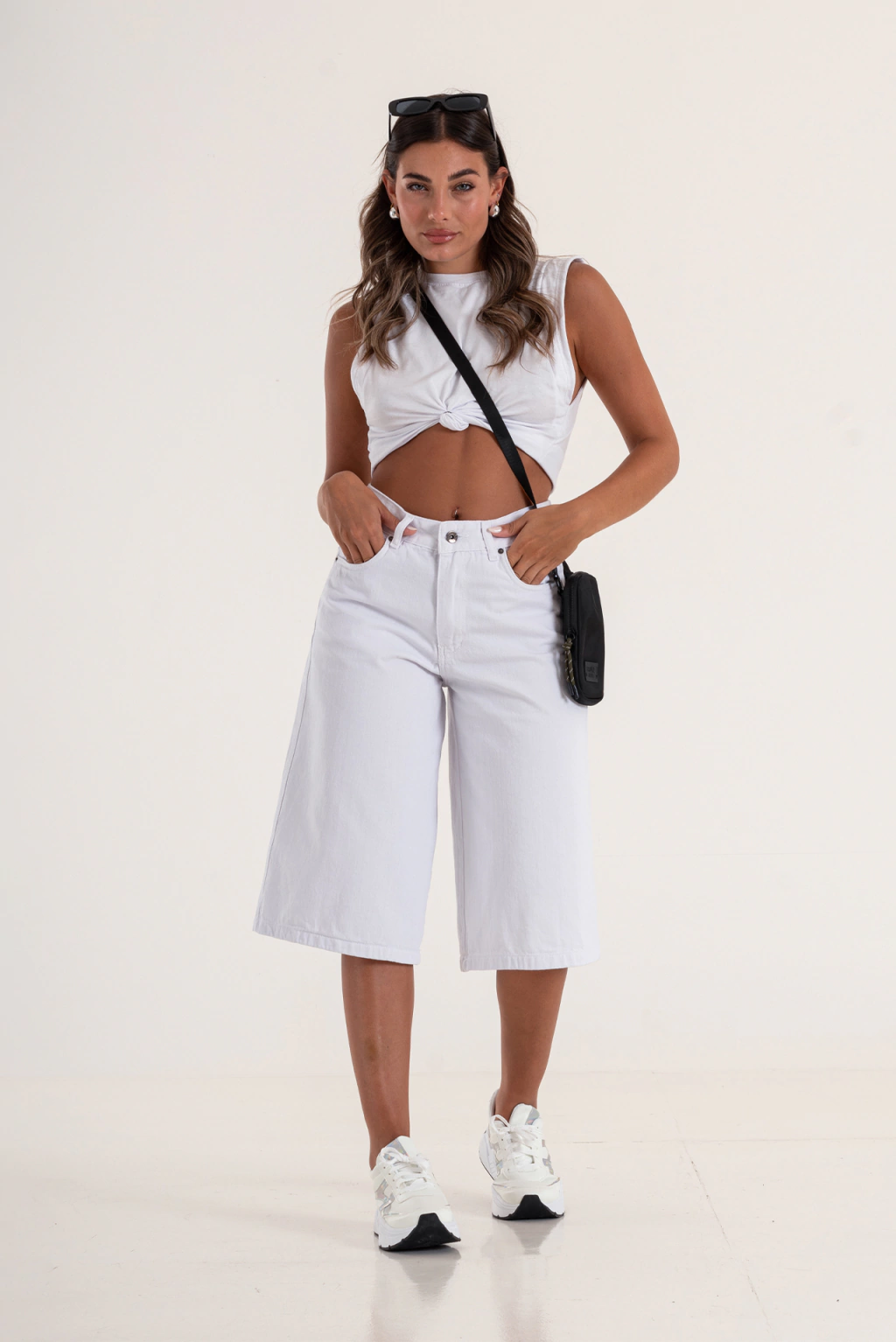 ART.3576 | BERMUDA BAGGY BLANCO DENIM RIGIDO TIRO MEDIO TALLES 36 AL 46 GORSI