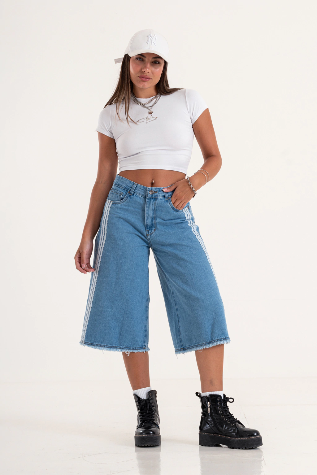 ART.3542 | BERMUDA BAGGY SPORT TIRAS LATERALES CELESTE RIGIDO TIRO ALTO TALLES 36 AL 44 GORSI