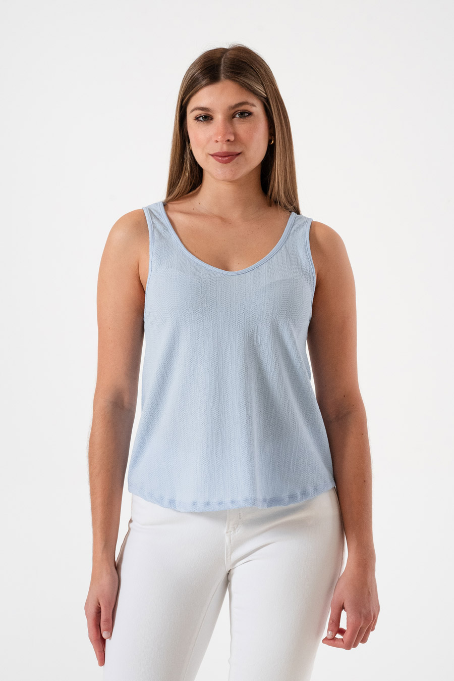MUSCULOSA EN V TEXTURADA DE PUNTO VARIOS COLORES TALLES DEL M AL XXL