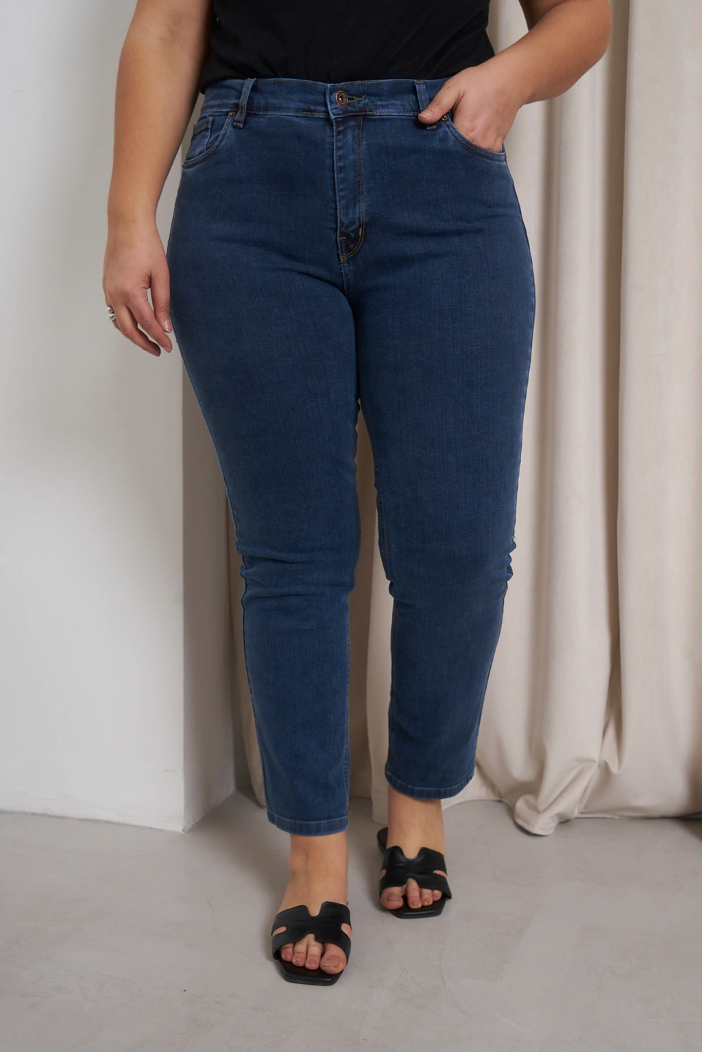 2131 | JEAN RECTO DENIM BLUE BLACK ELASTIZADO TIRO MEDIO 48-56 GORSI