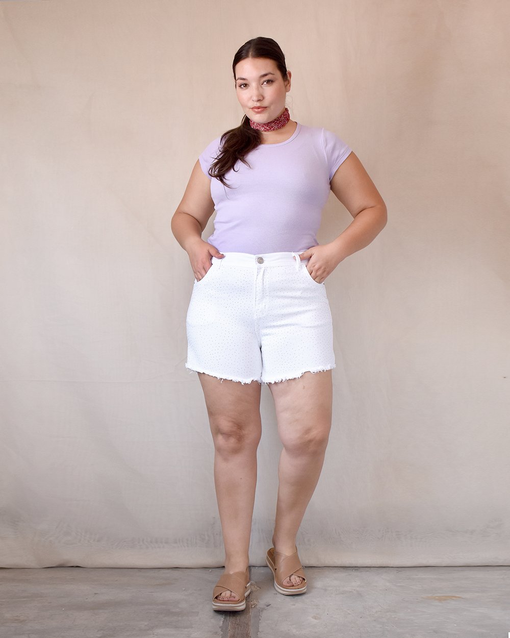 ART. M-564 | SHORT BLANCO CON STRASS DEFLECADO ELASTIZADO TALLES DEL 46 AL 54 CENITHO