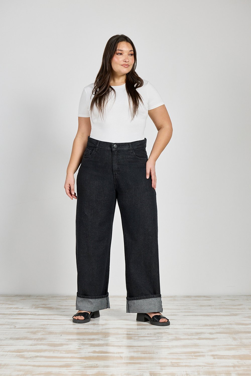 ART. 881 | WIDE LEG CLÁSICO NEGRO DESTROYER RÍGIDO TALLES 46 AL 54 CENITHO