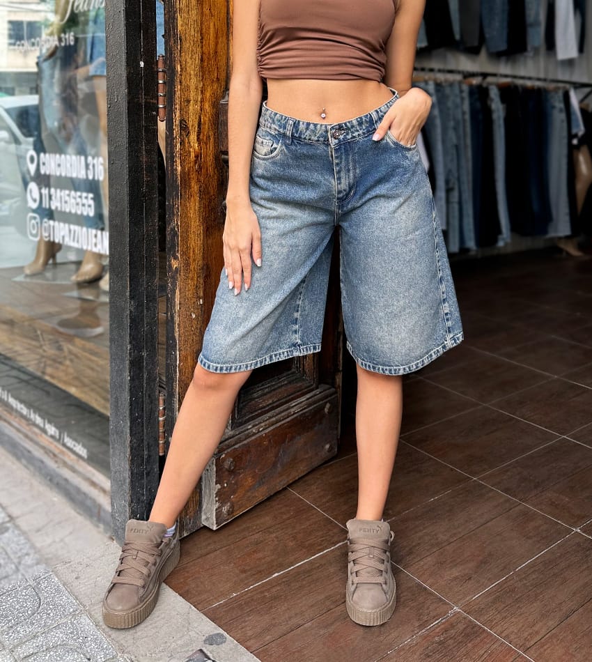 NADIA | BERMUDA DE JEAN COLOR OXIDO LOCALIZADO RIGIDO CALCE PERFECTO TIRO MEDIO TALLES 36 AL 46 TOPAZZIO