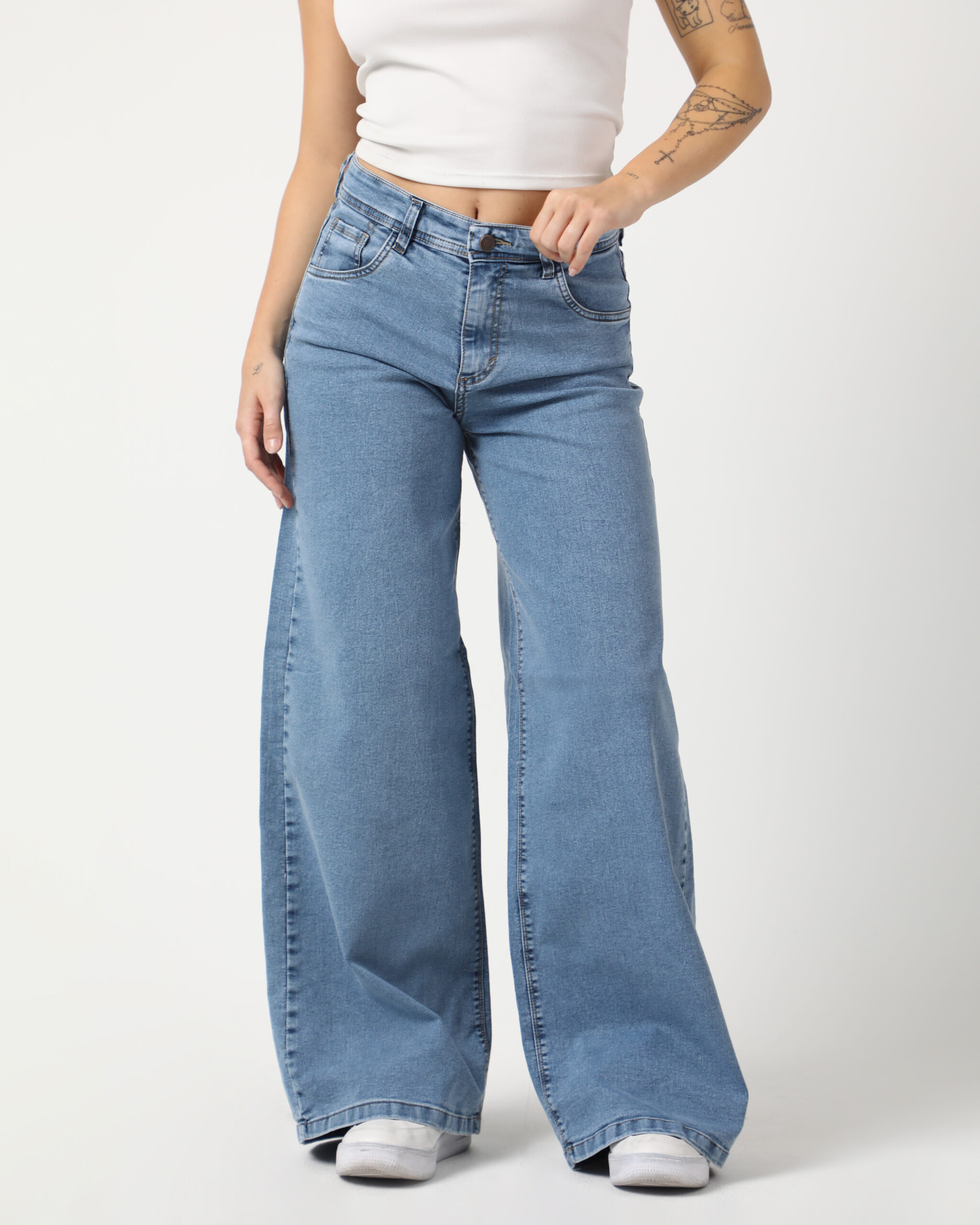 SERENA- WIDE LEG AZUL CLARO JEAN ELASTIZADO SONNE 42-54