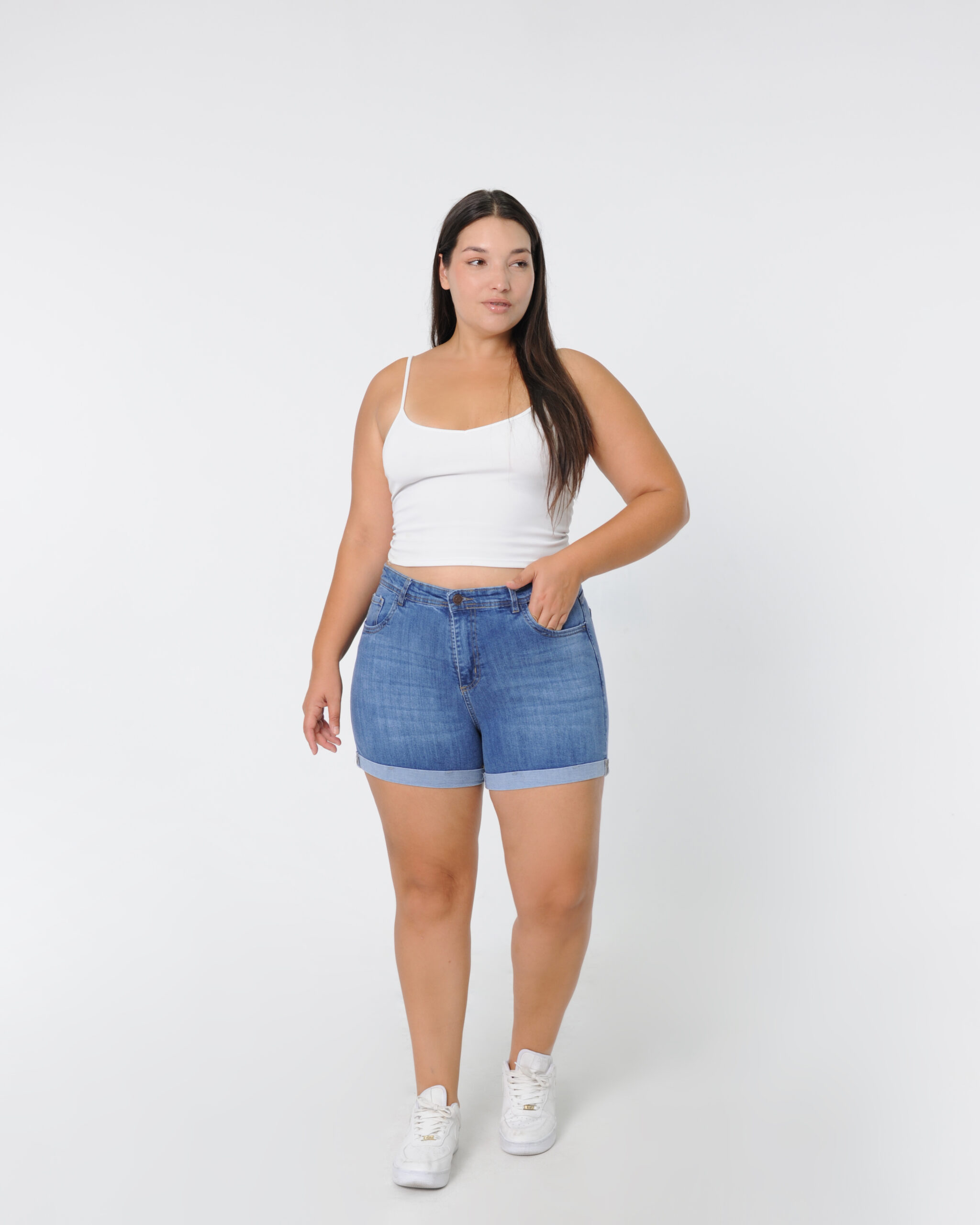 Kate | SHORT AZUL ELASTIZADO TIRO ALTO CON BIGOTES Y DOBLADO TALLES 36 AL 60 SONNE