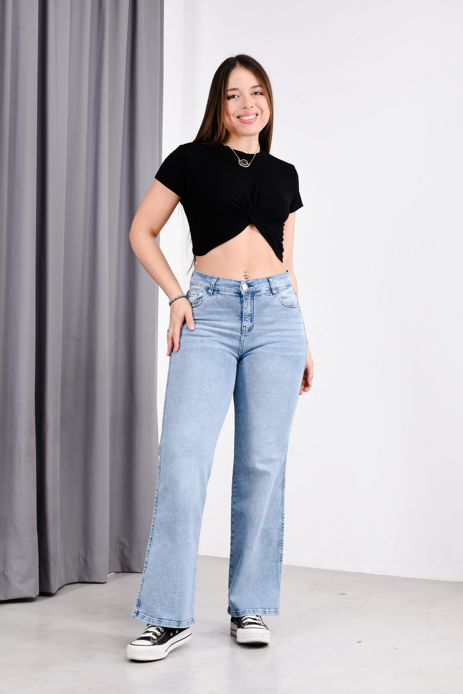 ODALYS - JEAN WIDE LEG CELESTE CLARO TIRO ALTO ELASTIZADO CON BIGOTES RUMAJU 38-54