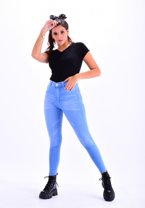 KAYLA | SKINNY JUVENIL CELESTE ELASTIZADO CON BIGOTES TIRO ALTO TALLES 36 AL 42 ANA CLARA