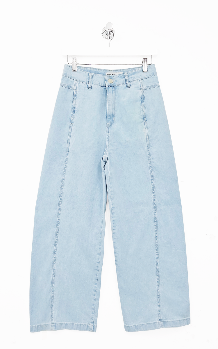 1863 | JEAN RECTO DENIM DISEÑO CON RECORTES LATERALES TIRO ALTO TALLES 36 AL 46 INQUIETA