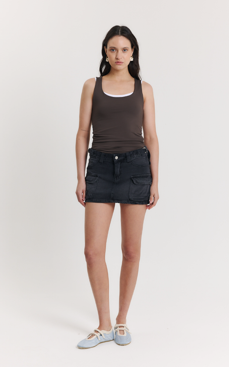 0417- SKORT CARGO TIRO MEDIO GRIS OSCURO CINTURA AJUSTABLE 34-44 INQUIETA